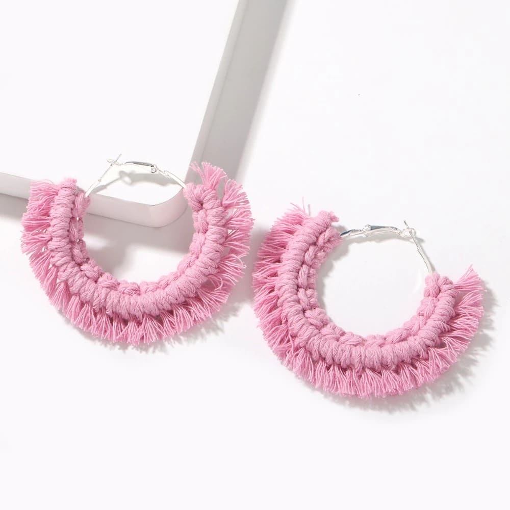Boucle d&#39;oreille bohème macramé rose