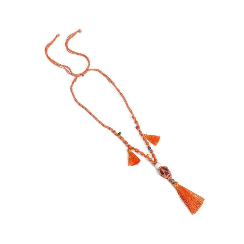 collier en macramé avec perles orange