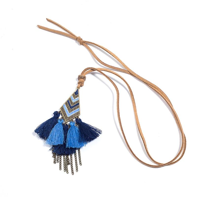Collier style macramé bleu