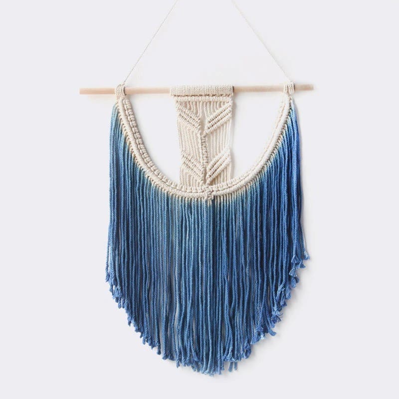 Macramé mural bleu