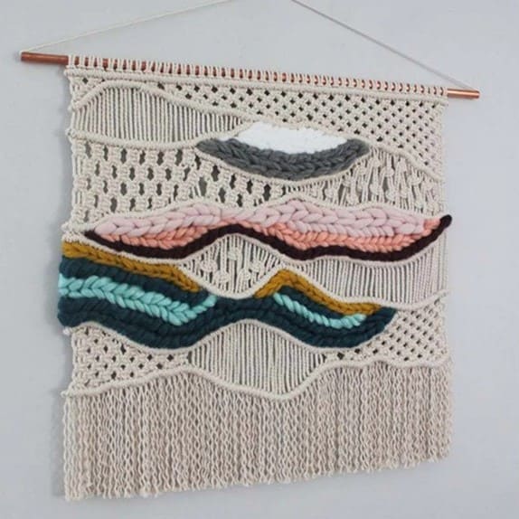 Macramé mural coloré