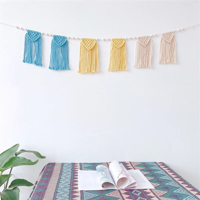 Macramé guirlande bleu et jaune