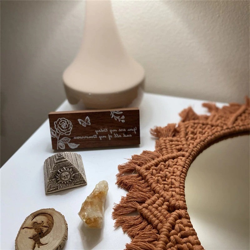 Miroir ocre macramé