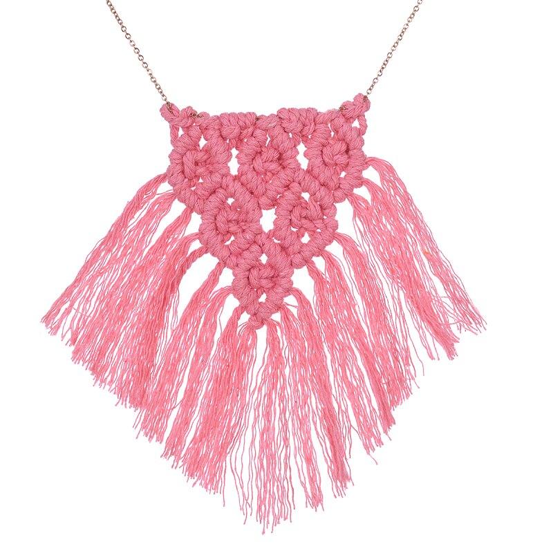 collier en macramé rose